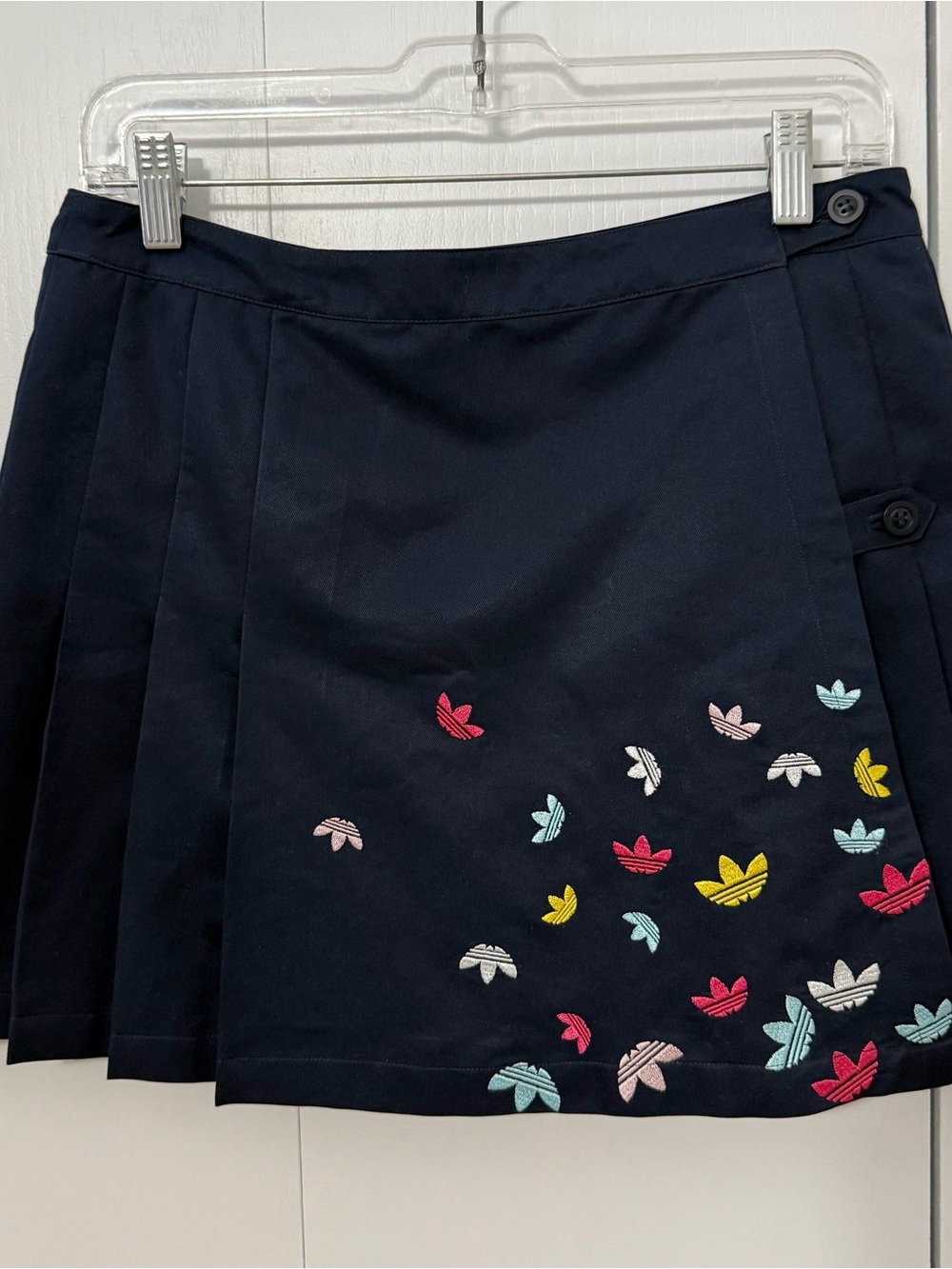Adidas Women’s Navy Embroidered Trefoil Pleated Tennis Skirt 🎾